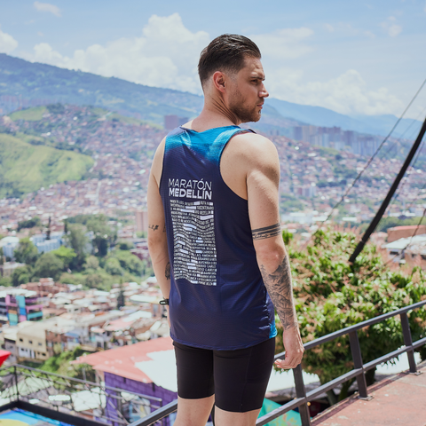 Camisilla Azul Maratón Medellín 2025