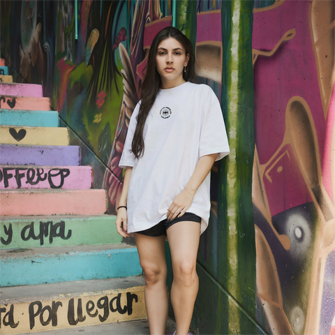 Camiseta Oversize Blanca Líneas Maratón Medellín 2025