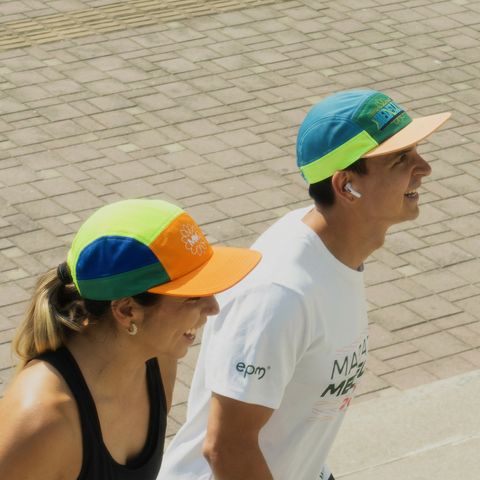 Gorra Paneles Colores Maratón Medellín 2025